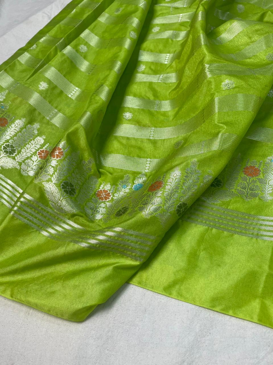 Banarasi Raw mango Semi Silk Saree code-011