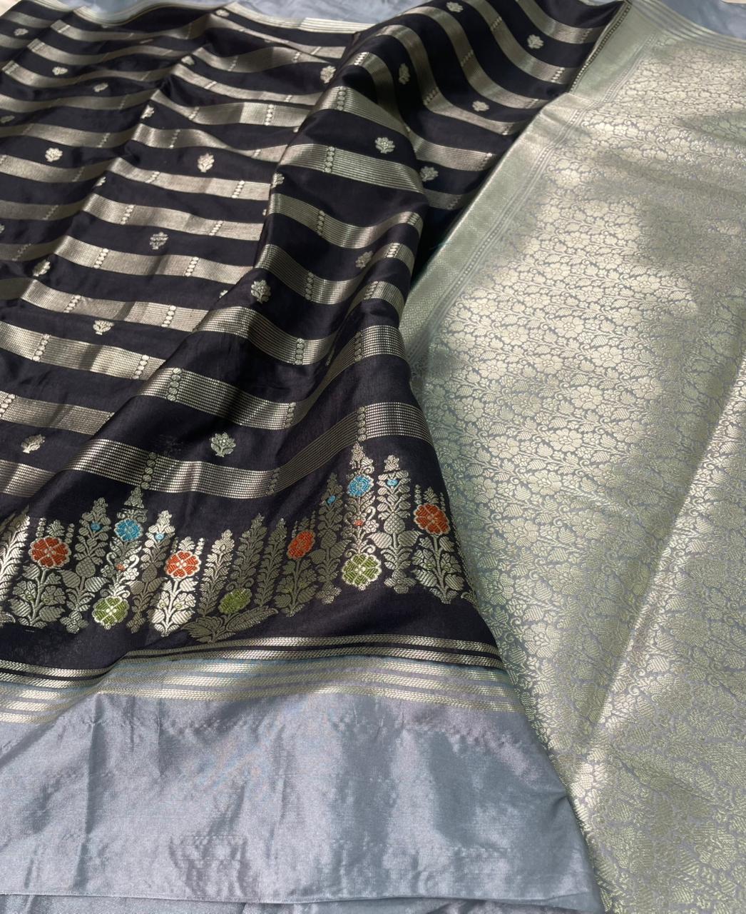 Banarasi Raw mango Semi Silk Saree code-017