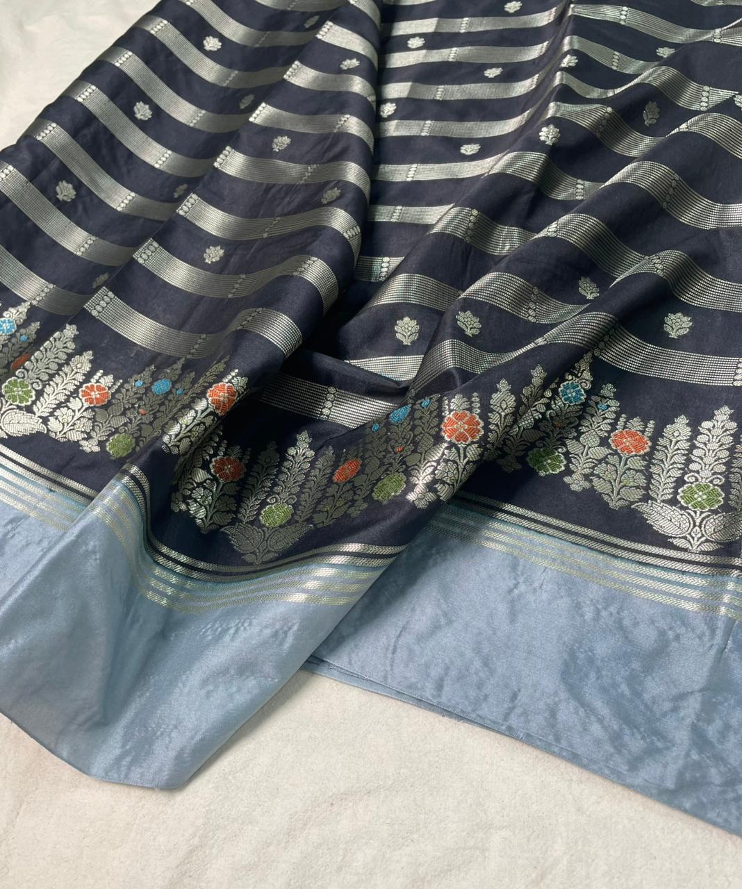 Banarasi Raw mango Semi Silk Saree code-017